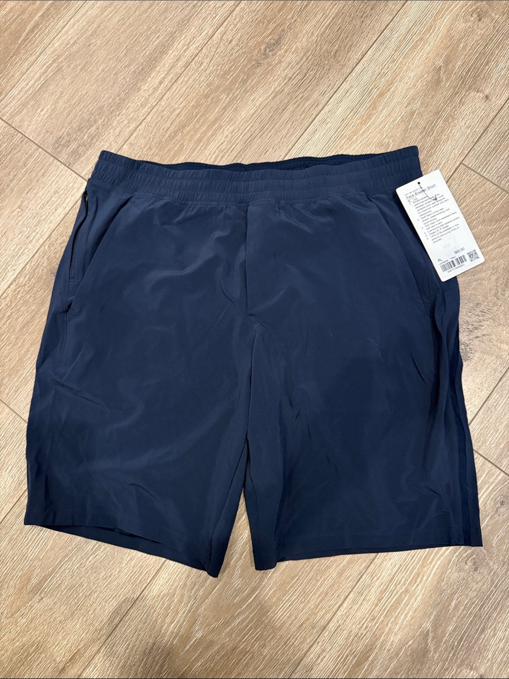 lululemon athletica Men's pace breaker 9” LL Shorts — Navy